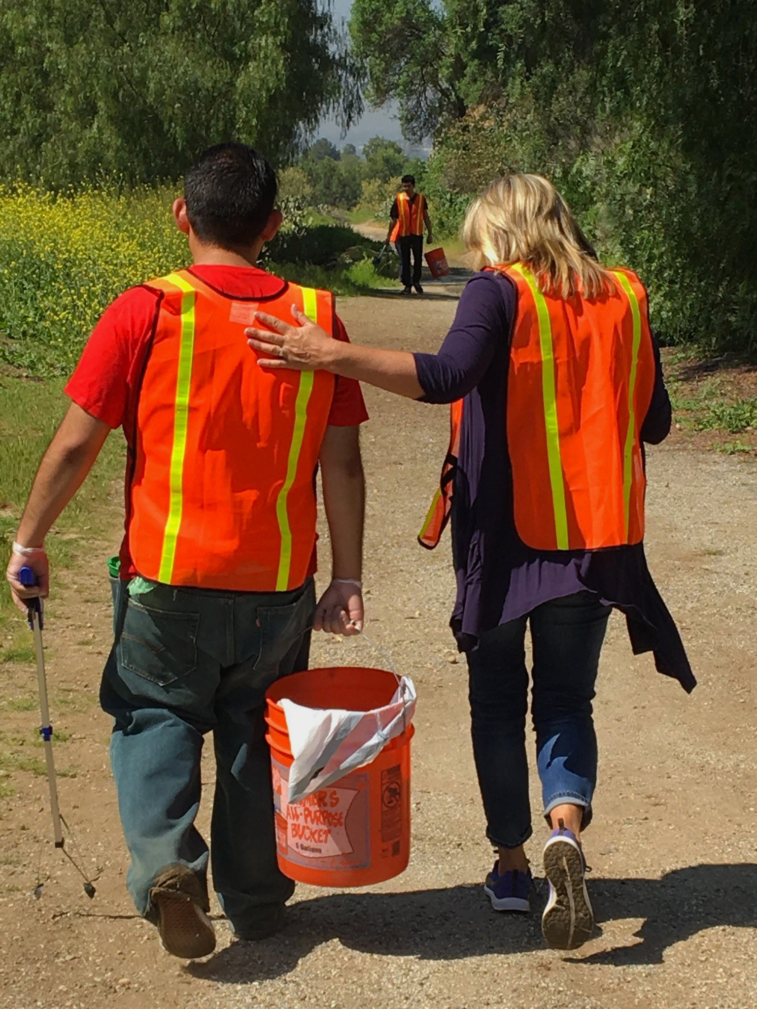 Outreach_Transitions-Group-Trail-Clean-up